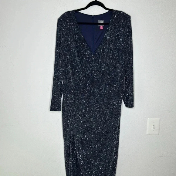 VINCE CAMUTO Gown plus size 16w Navy Metallic Threaded Long Sleeve NWT - Picture 5 of 8